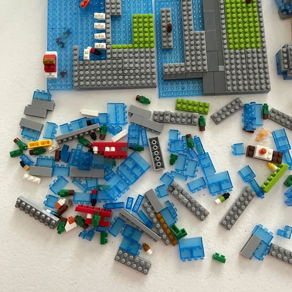 Micro‎ Mini Blocks Building Gray Blue Green Red White Add-on Pieces